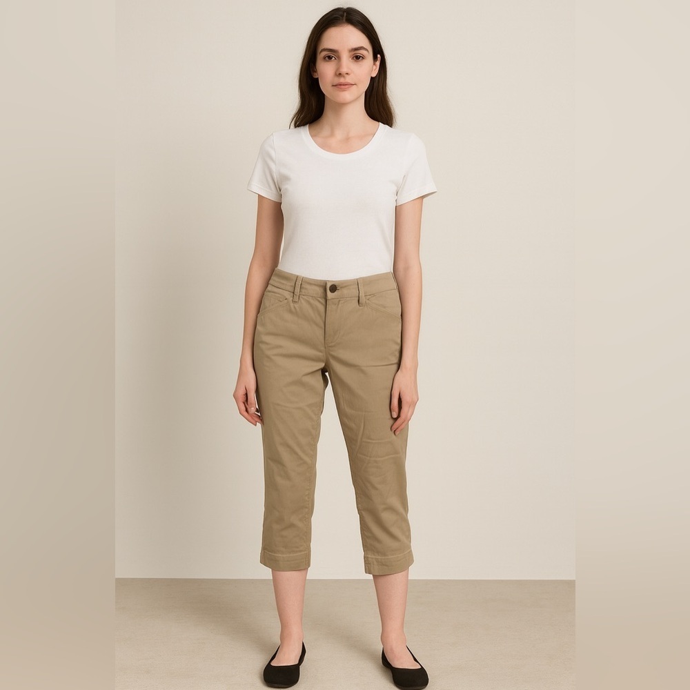 Outback Red khaki capris. Size 2.